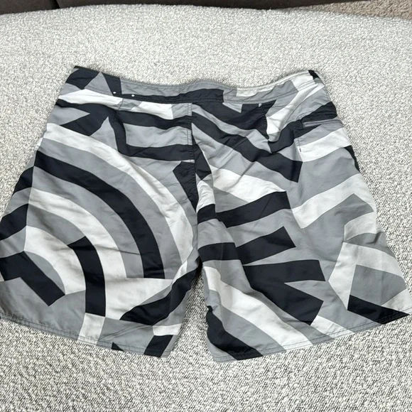 Patagonia men’s shorts size 40 - Picture 4 of 6